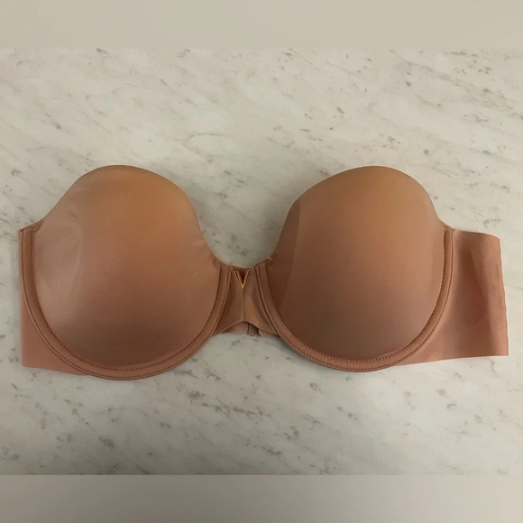 Illusions  Lightly Lined Smooth Strapless Bra - Picture 2 of 3